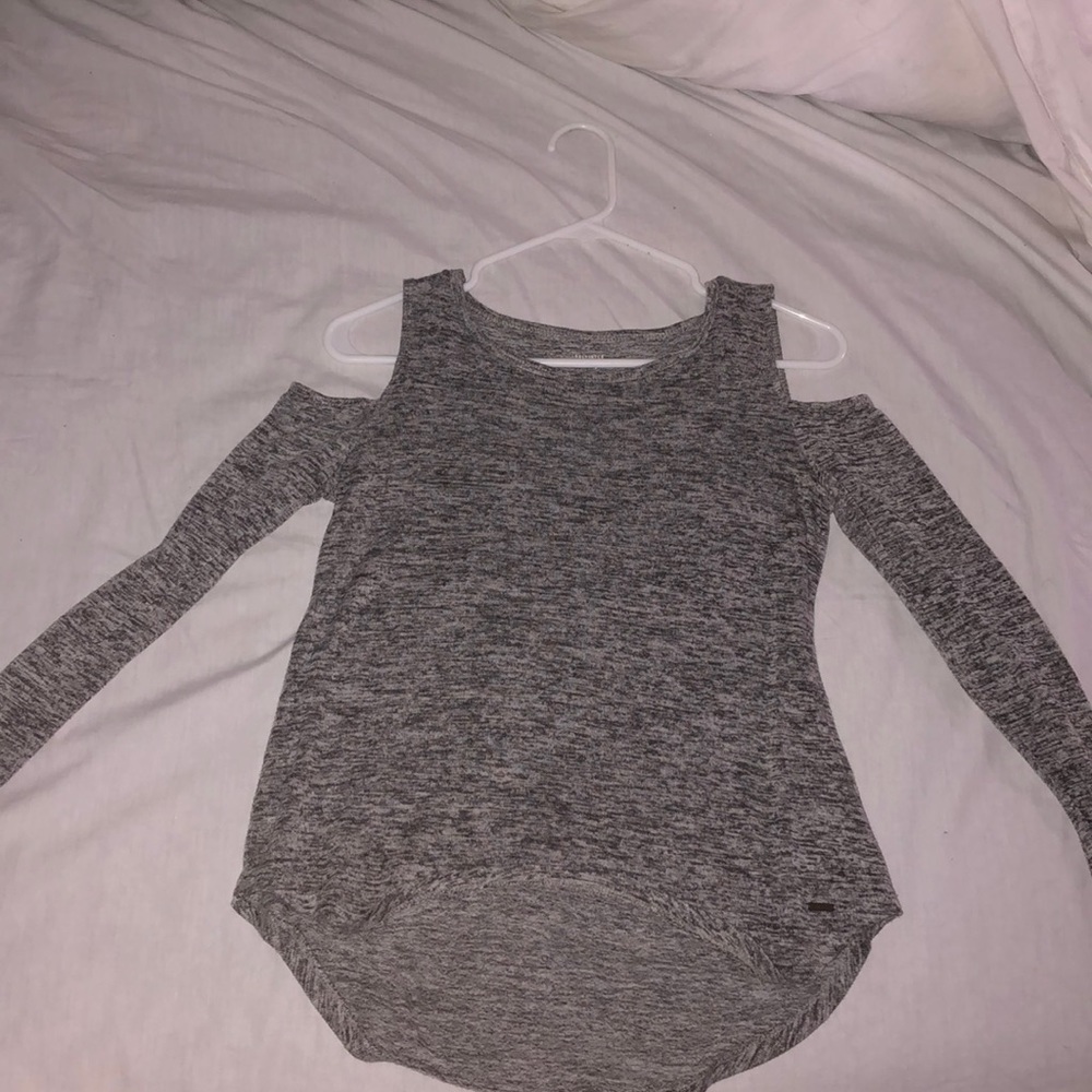 slit shoulders Hollister shirt!